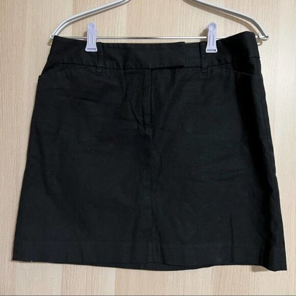 ⭐️ Loft Black Skirt - Picture 1 of 2